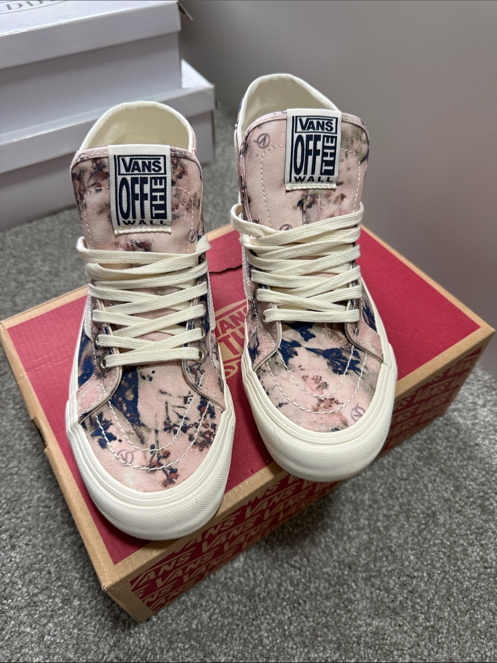 Vans RARE women’s sk8 hi 38 deco - Floral, pink, off white, blue